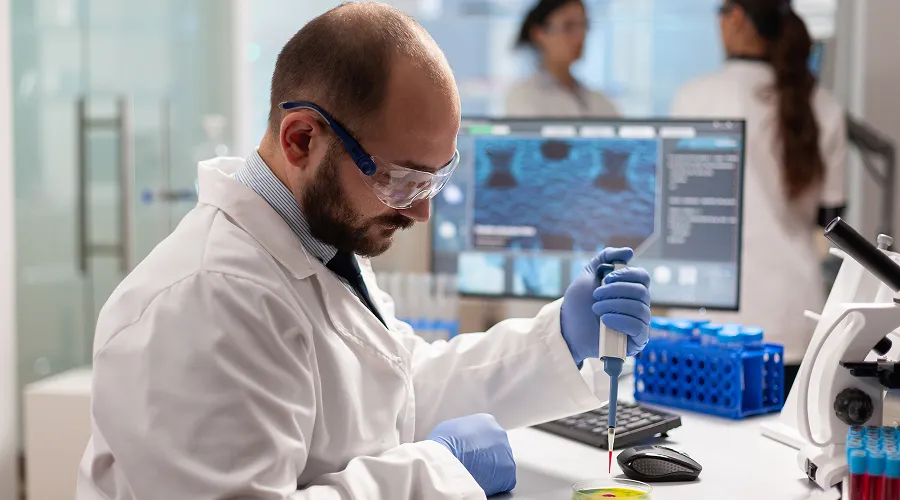 Read more about the article Atmanirbhar Pharma: India’s Push for API Independence in 2025